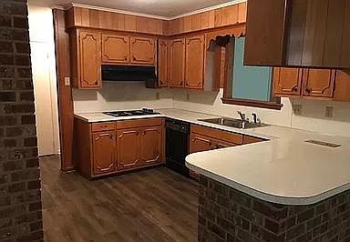 1st image of 607 Sweetbriar Dr #1