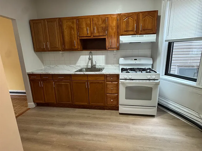 721 Kennedy Blvd — Photo 1