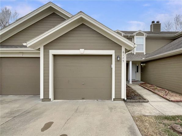 6145 NE Moonstone Ct, Lees Summit, MO 64064