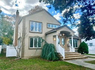 1027 Windermere Rd, Franklin Square, NY 11010