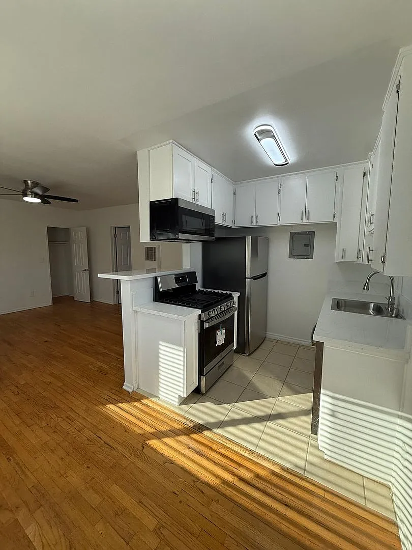 10832 Charnock Rd — Photo 2