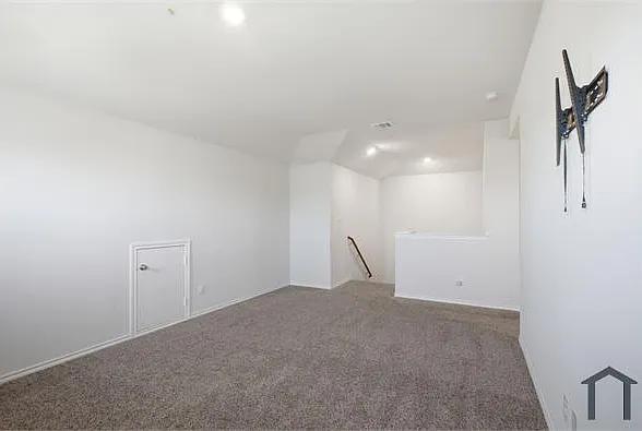 1328 Broaddus Rd — Photo 6