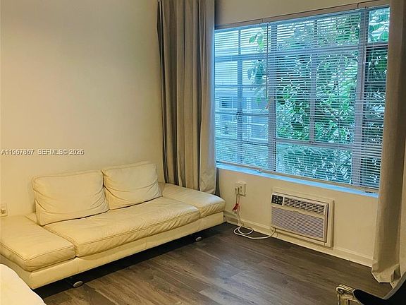 5th image of 1611 Euclid Ave APT 3