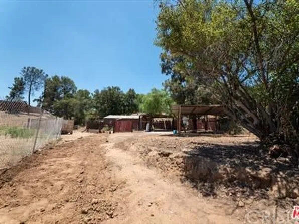 23908 Box Canyon Rd, Canoga Park, CA 91304