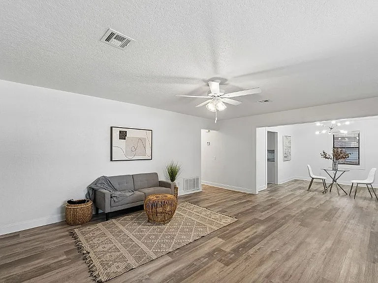 422 Chartrand Ave — Photo 7
