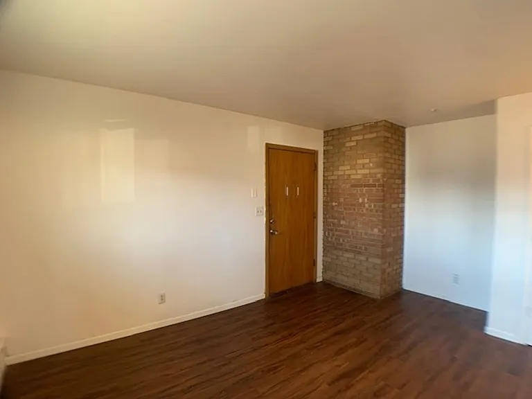 2726 17th Ave E ( Building B ) — Photo 4