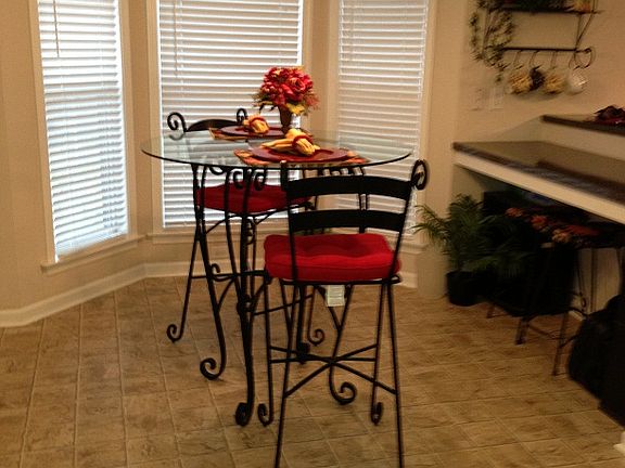 Eat -in with Breakfast Nook