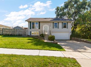 9325 Willow Ln, Mokena, IL 60448