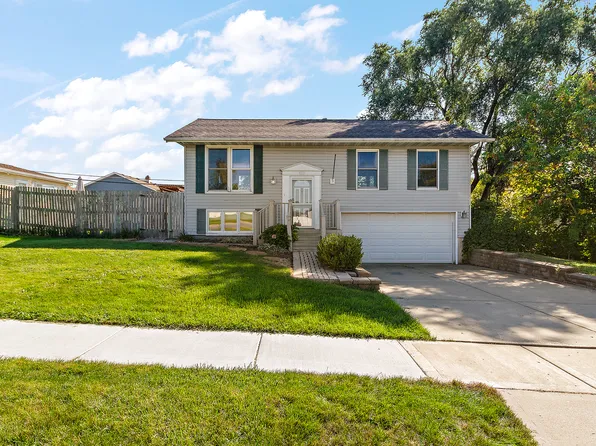 9325 Willow Ln, Mokena, IL 60448