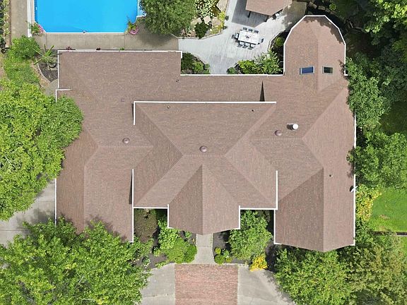 5th image of 425 Woodside Dr