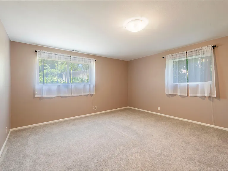 1362 S Embassy Way — Photo 20