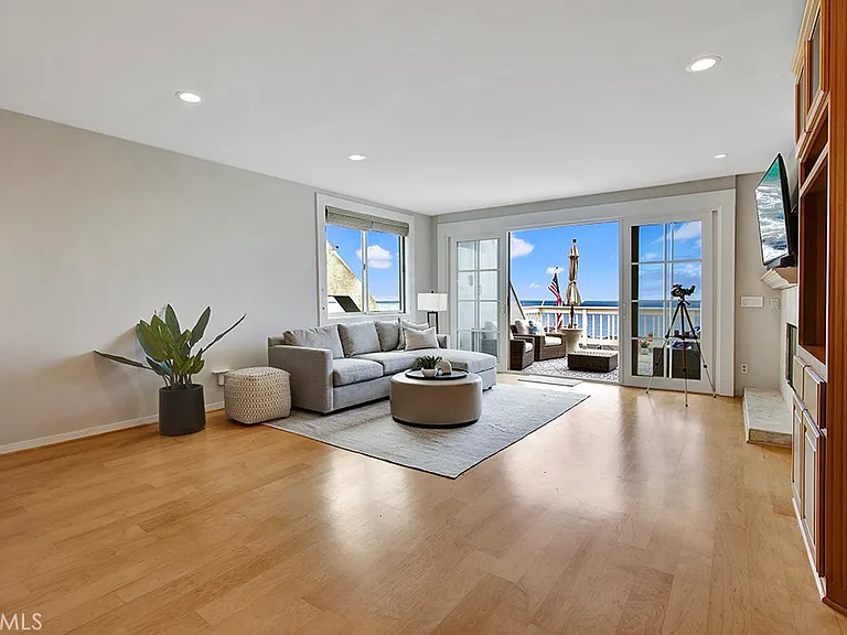 708 Cliff Dr — Photo 10