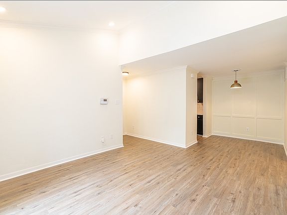 2nd image of 10047 Westpark Dr #196