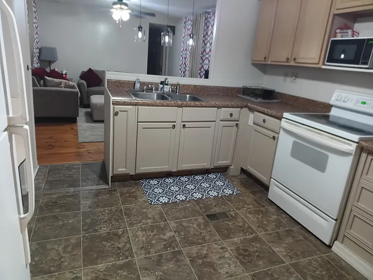 11401 Edison Ave — Photo 8