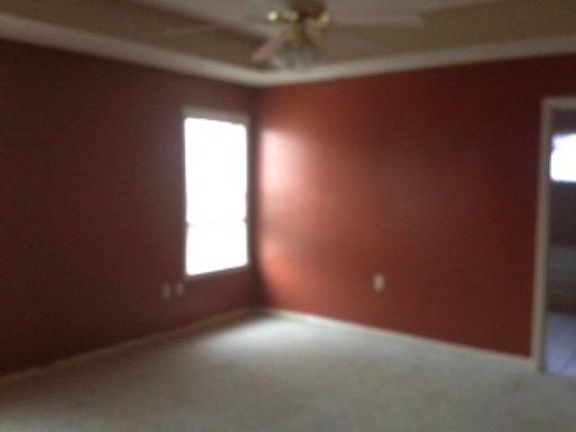 4th image of 724 Lena Dr