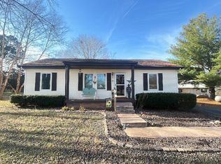 4918 Woodrow Rd, Woodlawn, TN 37191