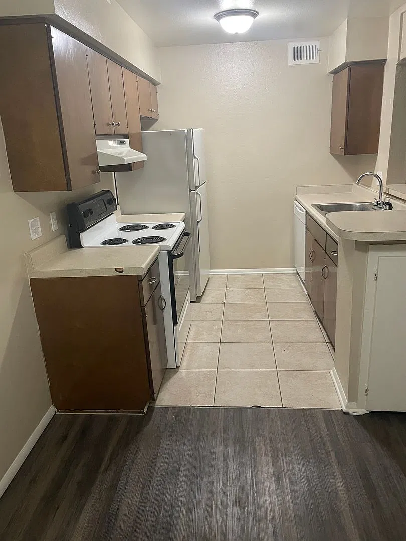 5923 E 33rd Ct. — Photo 3