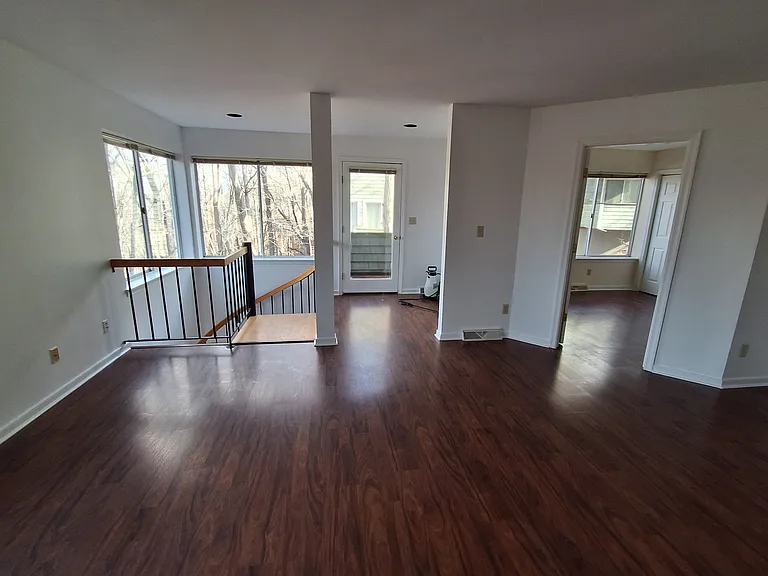 1232 Clifden Grn — Photo 3