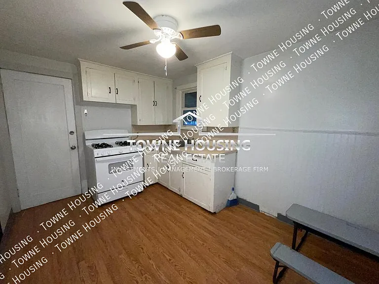 160 Woodward Ave #RIGHT — Photo 2