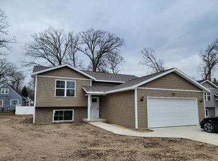 3983 Burlingame Ave SW, Wyoming, MI 49519