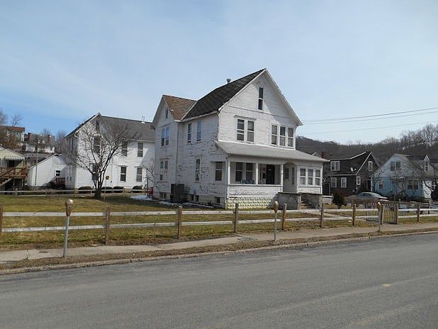 1st image of 308 E Main St