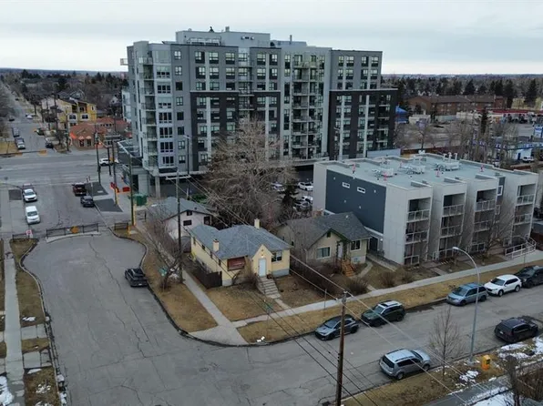 202 S 15th Ave NE, Calgary, AB T2E 1G9