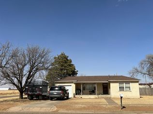 1214 13th St, Abernathy, TX 79311