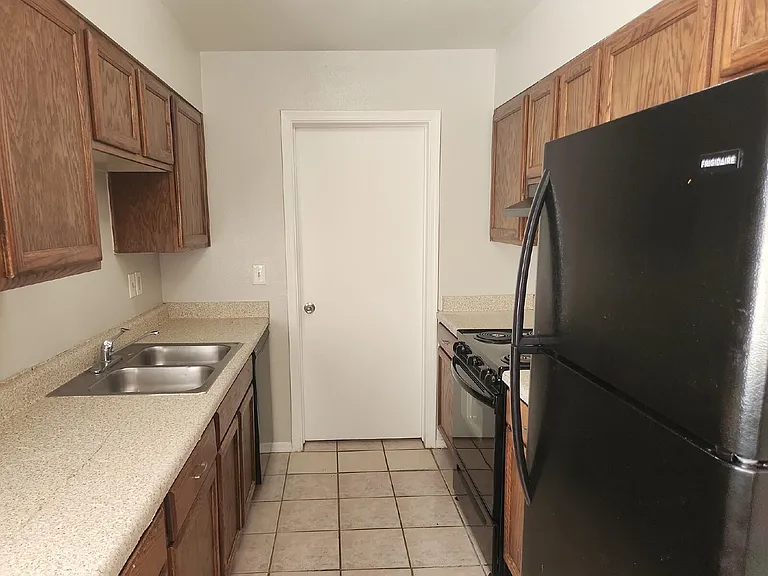 147 W Inglewood St #2 — Photo 6