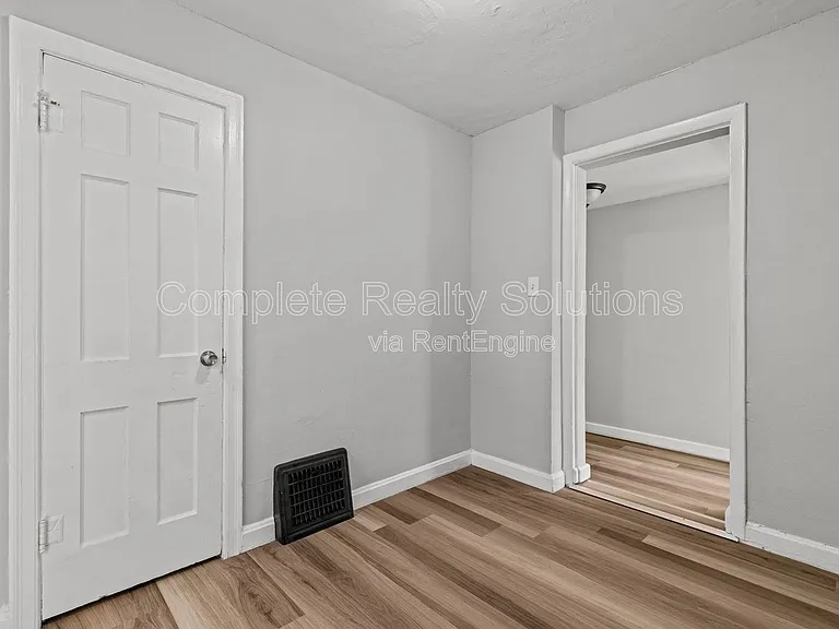 7120 Greenhaven Dr — Photo 17
