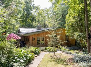 7531 Crestwood Cir, Orchard Park, NY 14127