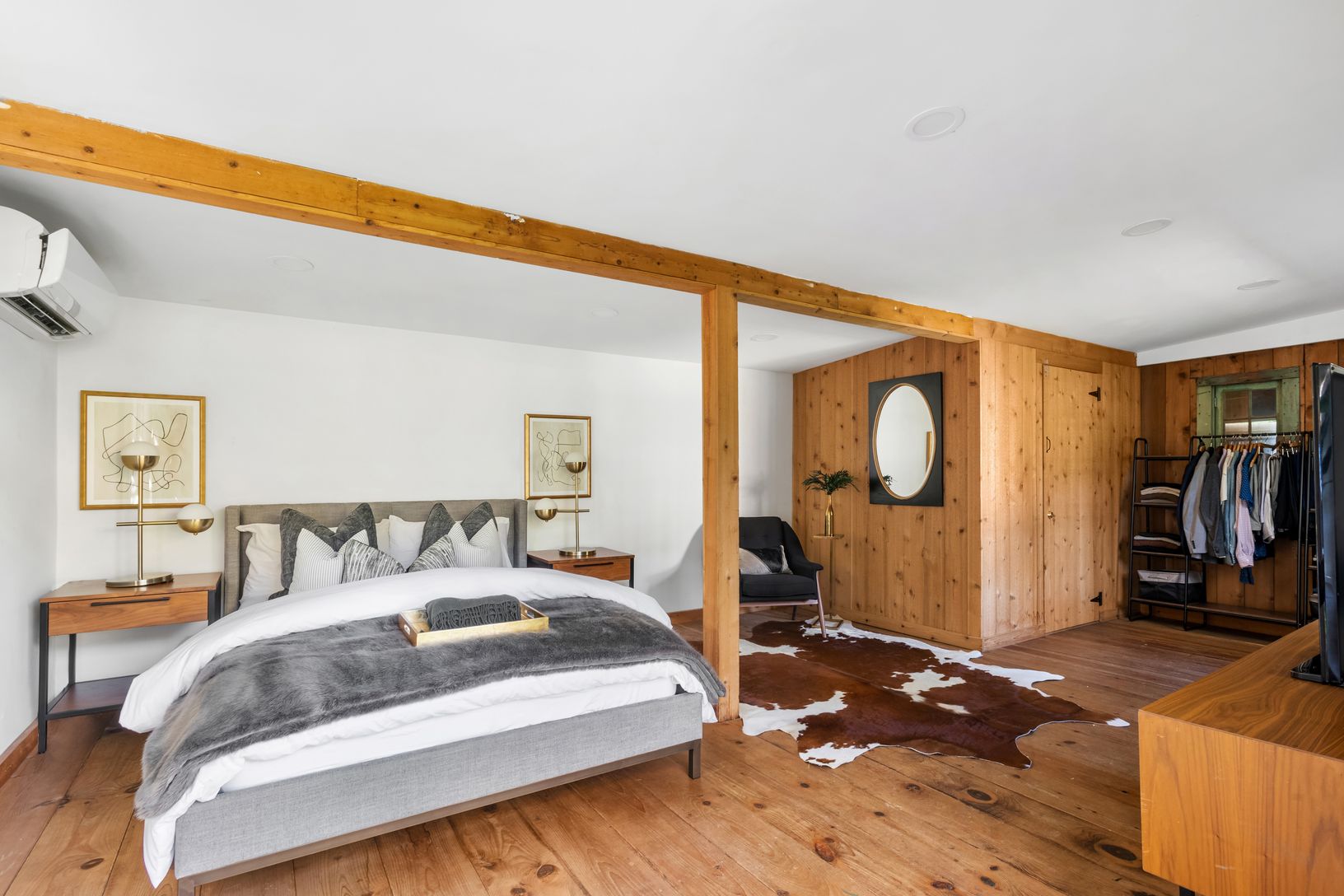  Detached Out Building Bonus Room