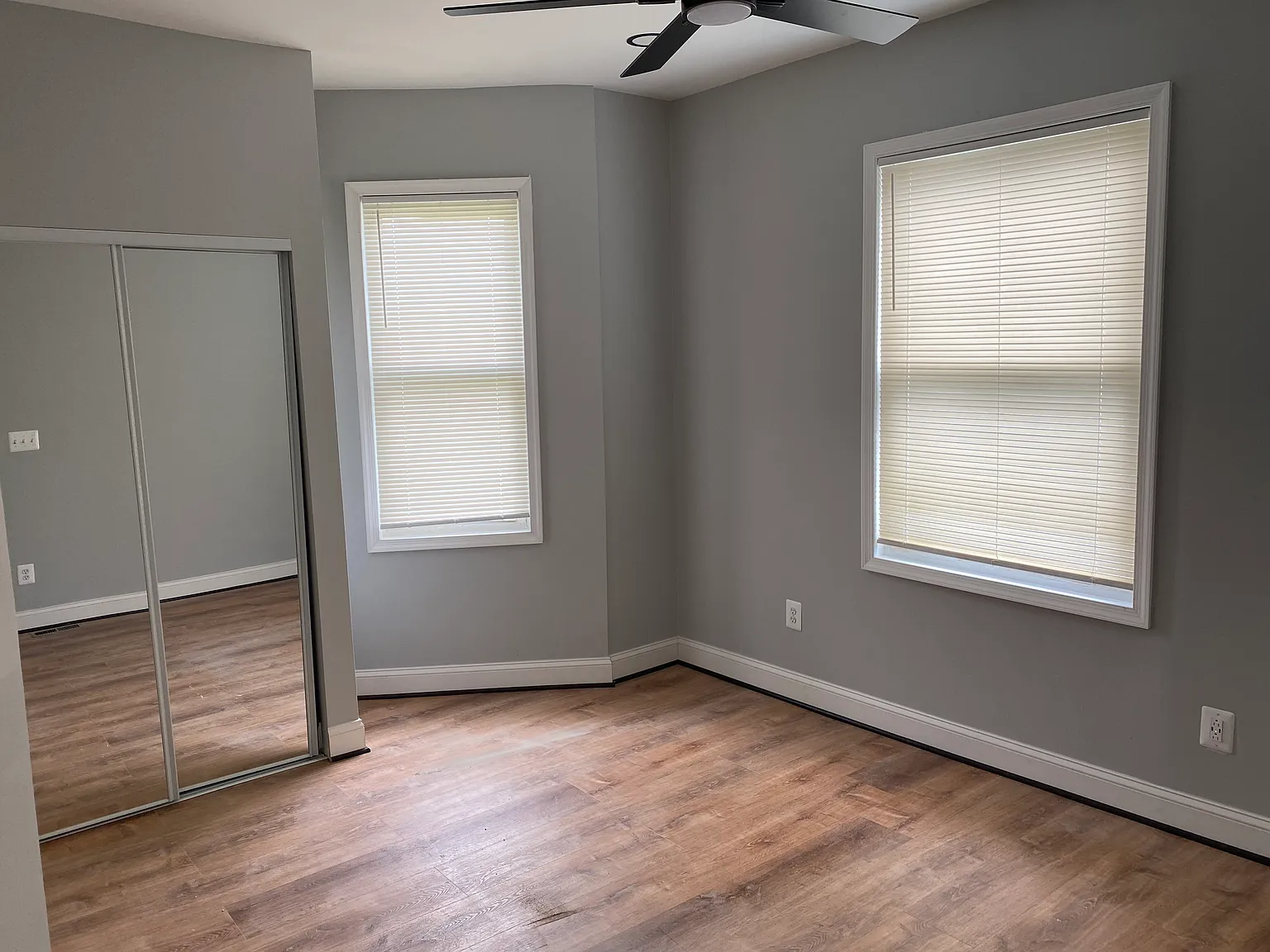 4 bed, 100 sqft, $700 — Photo 3