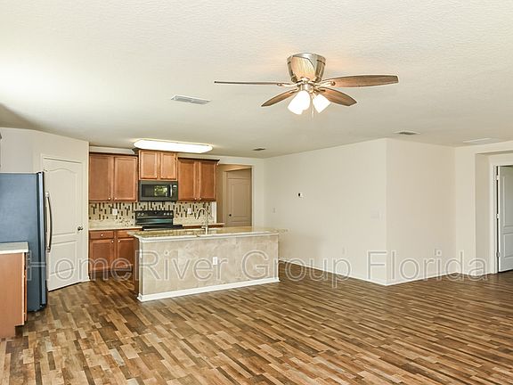 5th image of 2048 Pebble Point Dr