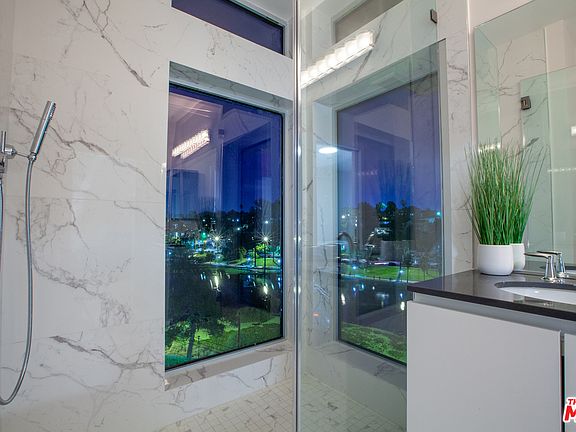 3rd image of 610 Belmont Ave #1