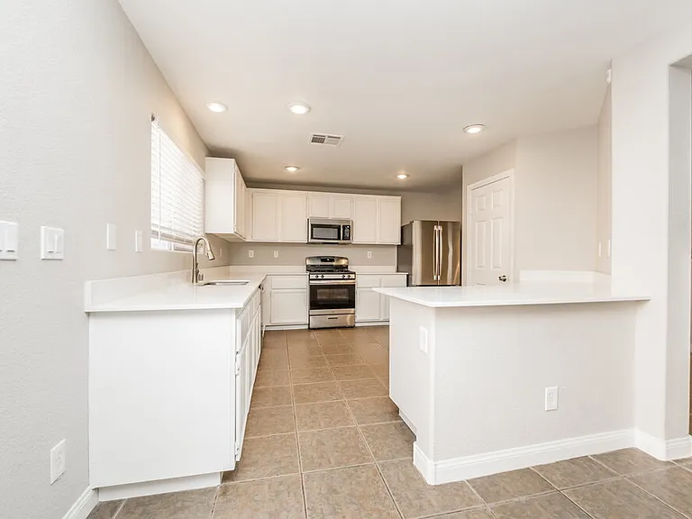 6725 Druid Hills St — Photo 6