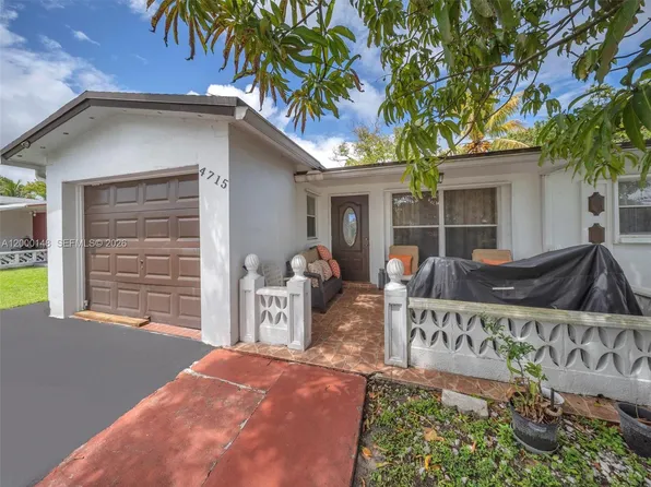 4715 NW 43rd St, Lauderdale Lakes, FL 33319