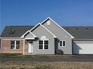 101 White Fox Ct UNIT 25, Ellwood City, PA 16117