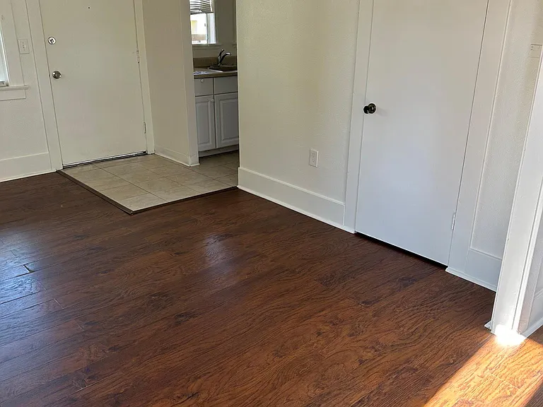 615 French St E #2 — Photo 9