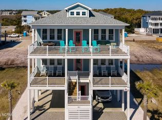 421 E 3rd St, Ocean Isle Beach, NC 28469