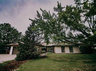 1016 Sunset Blvd, Stevens Point, WI 54481