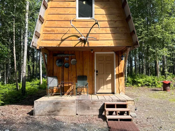 22945 S Watson Cir, Trapper Creek, AK 99683