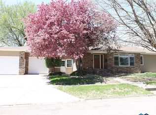 703 S Adams St, Rock Rapids, IA 51246