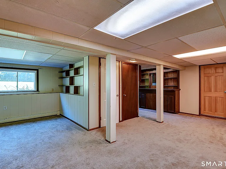 58 Elizabeth Dr — Photo 24