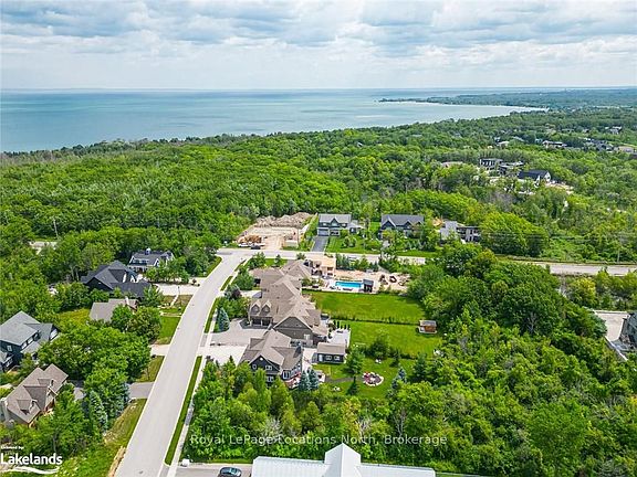 4th image of 108 Alta Rd