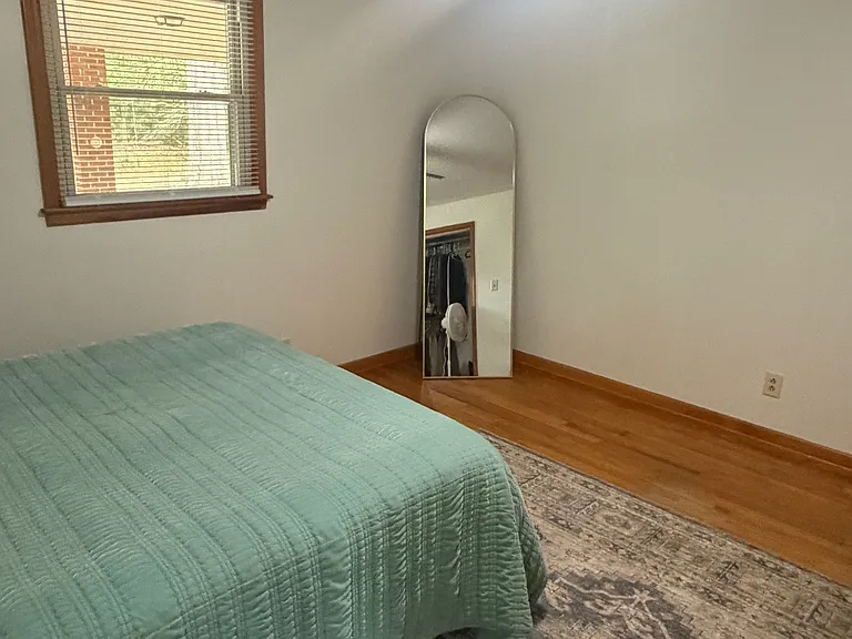 110 Marshall Rd — Photo 7