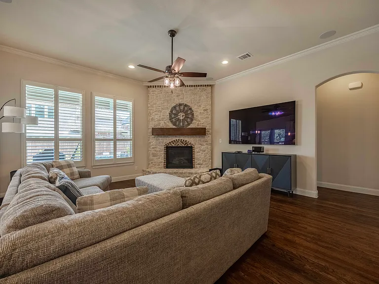12824 Flatiron Trl — Photo 19