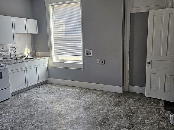 2nd image of 2100 Adelaide Ave #2