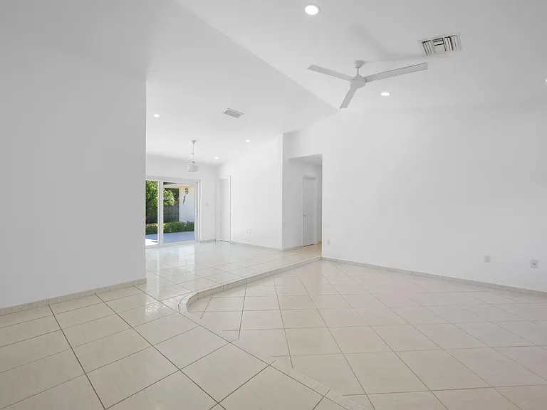 9515 SW 118th Ct — Photo 9