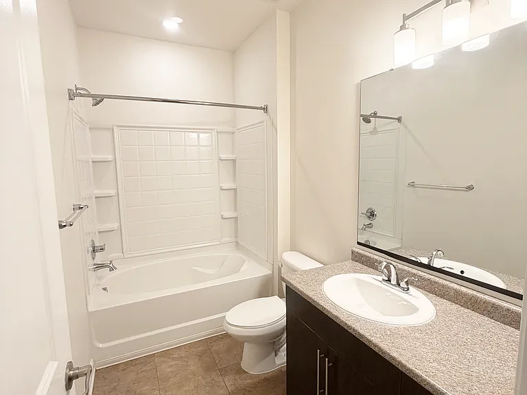 Belmont at Tryon Apartments — Photo 206