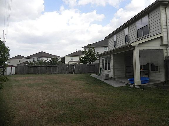 4th image of 19822 Breezy Cove Ct